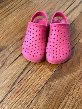totes Kids Hot Pink Vented Slip-On Clogs